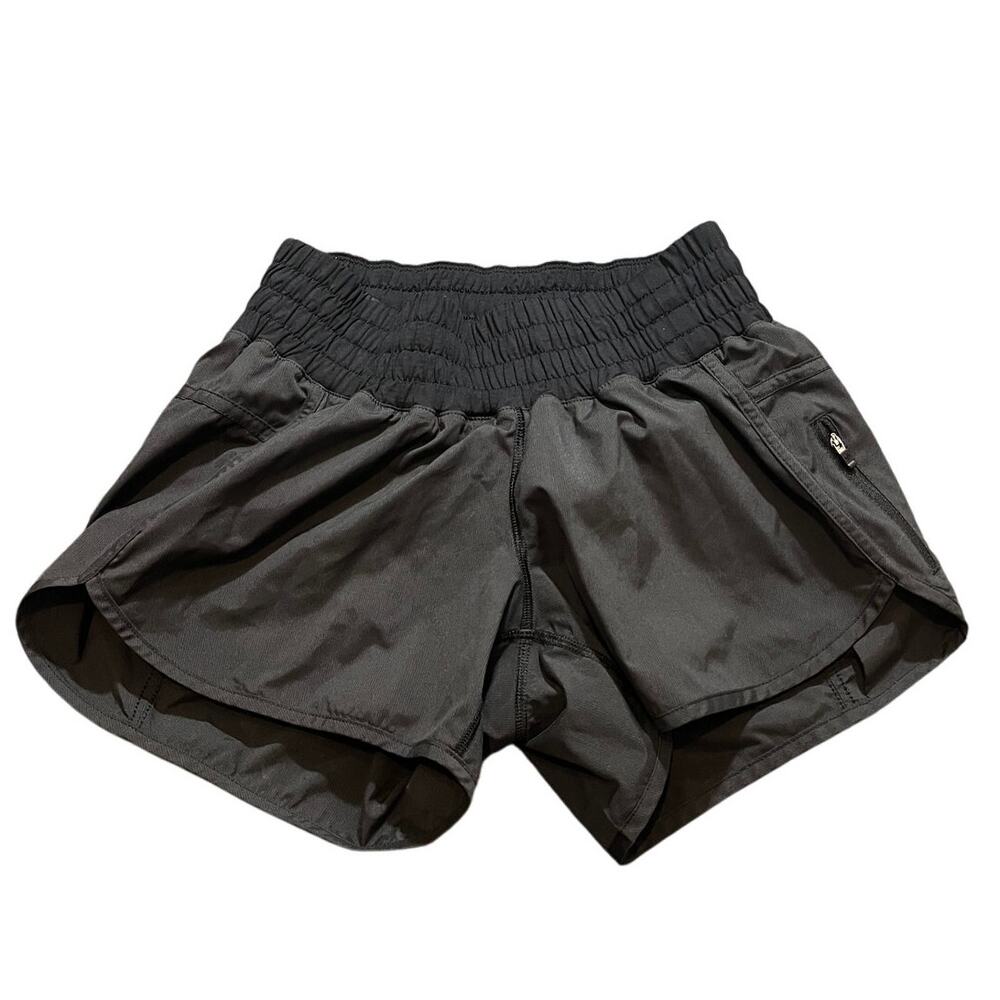 Lululemon‎ Womens Tracker Low-Rise Shorts 4" Black Size 6 Athletic Yoga Running